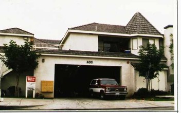 400 W Vermont Ave in Anaheim, CA - Foto de edificio - Building Photo