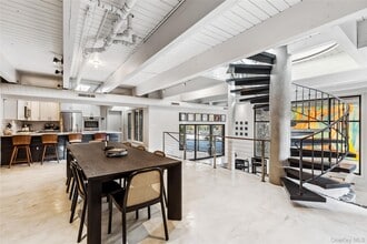 53 Woods Rd in Tuxedo Park, NY - Building Photo - Building Photo