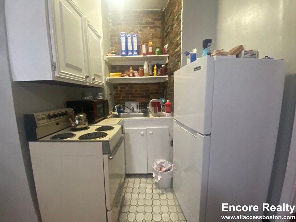 40 Anderson St, Unit 6 in Boston, MA - Building Photo