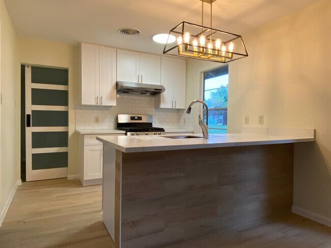 6817 Miranda Dr in Austin, TX - Building Photo - Building Photo