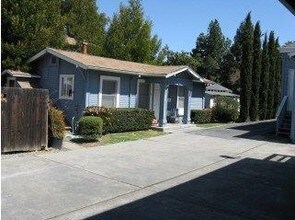 228 S Shoreline Blvd in Mountain View, CA - Foto de edificio - Building Photo