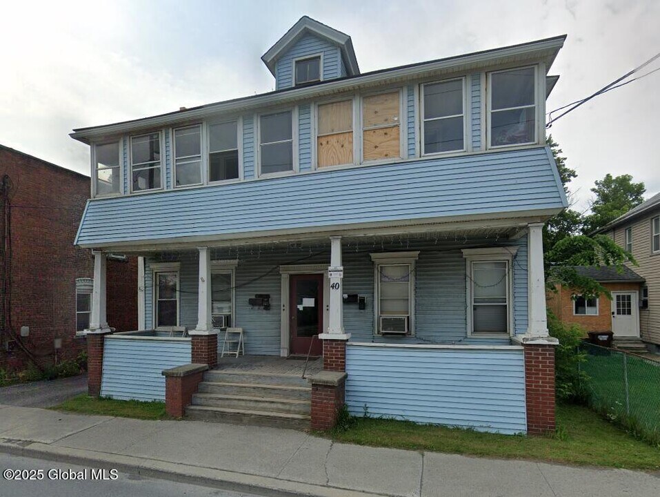 40 Main St in Ravena, NY - Building Photo