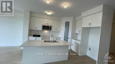110 Succession Court in Ottawa, ON - Building Photo - Building Photo