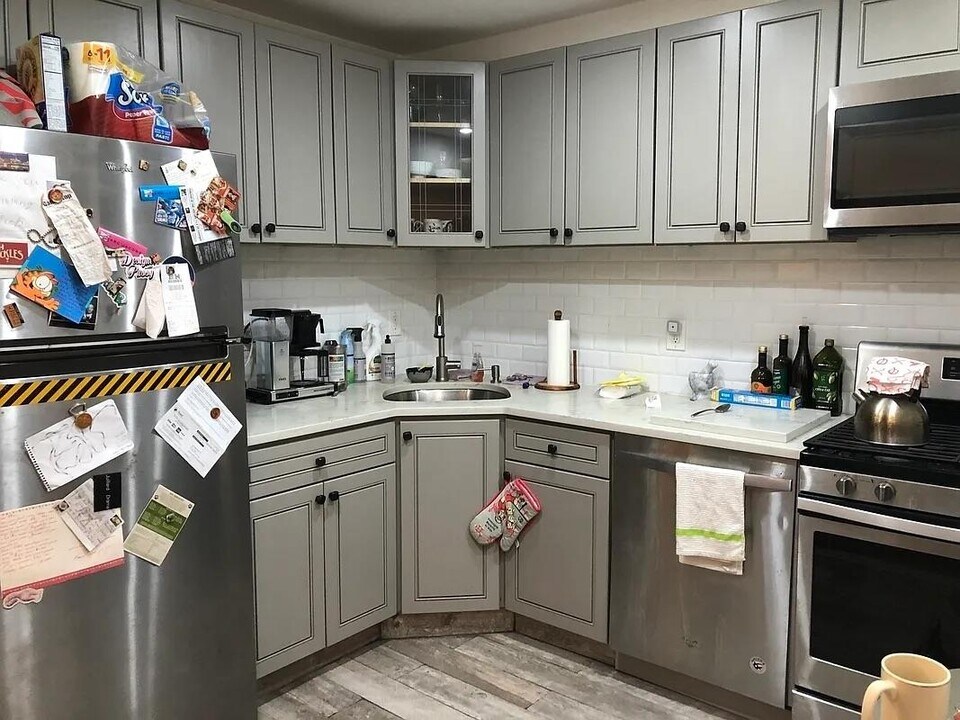 985 Halsey St in Brooklyn, NY - Building Photo