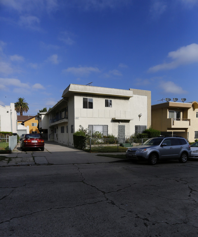 947 S St Andrews Pl in Los Angeles, CA - Building Photo - Building Photo