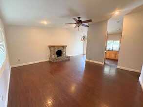 8385 Main St in Rancho Cucamonga, CA - Foto de edificio - Building Photo