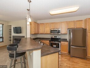 7601 Aldrich Ave S, Unit 301 in Minneapolis, MN - Building Photo - Building Photo
