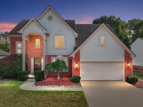 2741 Blue Heron Ln in Wixom, MI - Building Photo - Building Photo