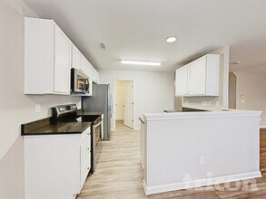 7016 Haines Mill Road in Charlotte, NC - Foto de edificio - Building Photo