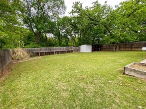 125 Parkwood Ct in Azle, TX - Foto de edificio - Building Photo