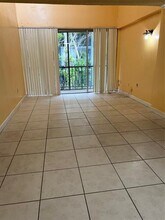 8810 Fontainebleau Blvd in Miami, FL - Building Photo - Building Photo