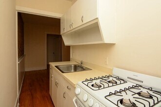 938 W Cornelia Ave, Unit J05W in Chicago, IL - Building Photo - Building Photo