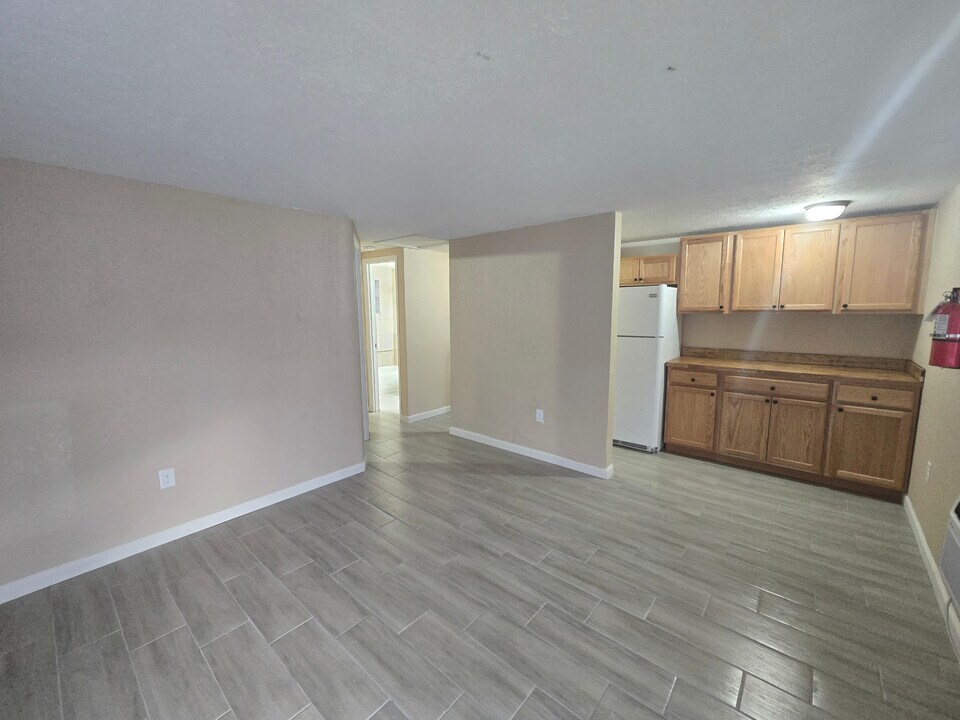 9402 Grandfield Rd in Thonotosassa, FL - Building Photo