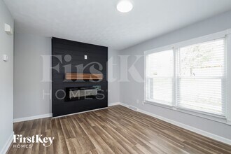 2816 Scarlet Cir in Charlotte, NC - Foto de edificio - Building Photo