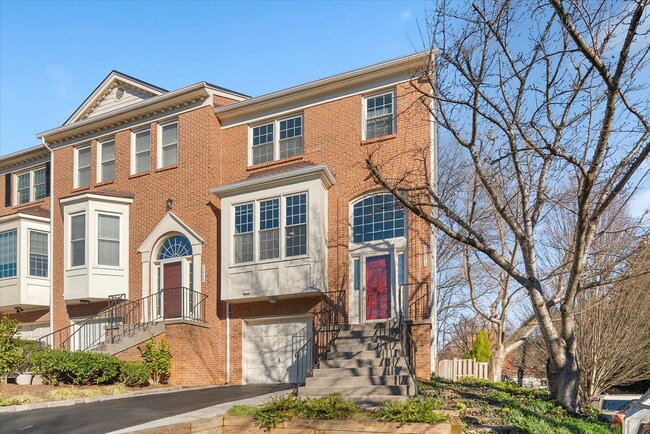 2071 Van Tuyl Pl in Falls Church, VA - Building Photo - Building Photo