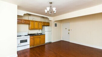 ALBEMARLE ROAD, Unit D6 in Brooklyn, NY - Building Photo