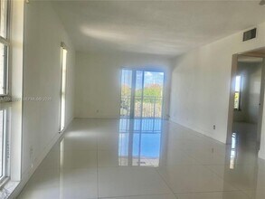 405 S Pine Island Rd, Unit 403D in Plantation, FL - Foto de edificio - Building Photo