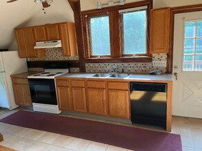 242 Pittsfield Rd in Lenox, MA - Building Photo - Building Photo