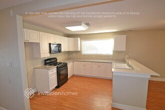 2215 N Cirby Way in Roseville, CA - Building Photo - Building Photo