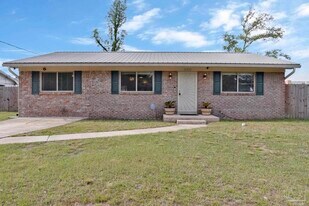 2325 Merle Cir in Pensacola, FL - Building Photo