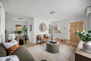 1510 W 52nd St in Los Angeles, CA - Building Photo