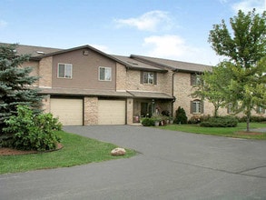 East Point Village in Green Bay, WI - Building Photo - Building Photo