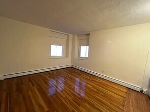 180 North Beacon St, Unit 3 in Boston, MA - Building Photo - Building Photo