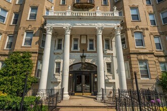 111 Park Dr, Unit 24 in Boston, MA - Foto de edificio - Building Photo