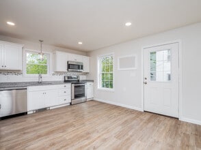 185 Woodland Ave, Unit A in Gardner, MA - Building Photo - Building Photo