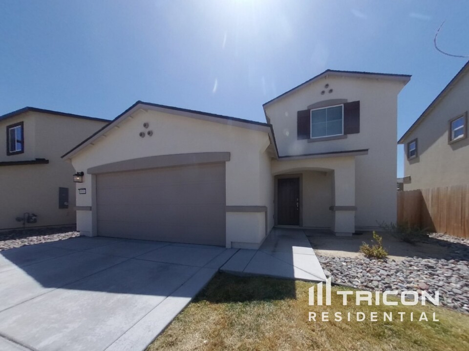 8950 Wolf River Dr in Reno, NV - Building Photo