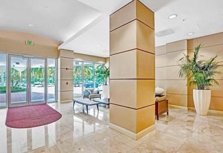 19380 Collins Ave, Unit #304 in Sunny Isles Beach, FL - Building Photo - Building Photo