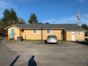 2737 Hefner Ave in Bremerton, WA - Building Photo - Building Photo