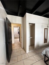 2213 E Oakey Blvd in Las Vegas, NV - Building Photo - Building Photo