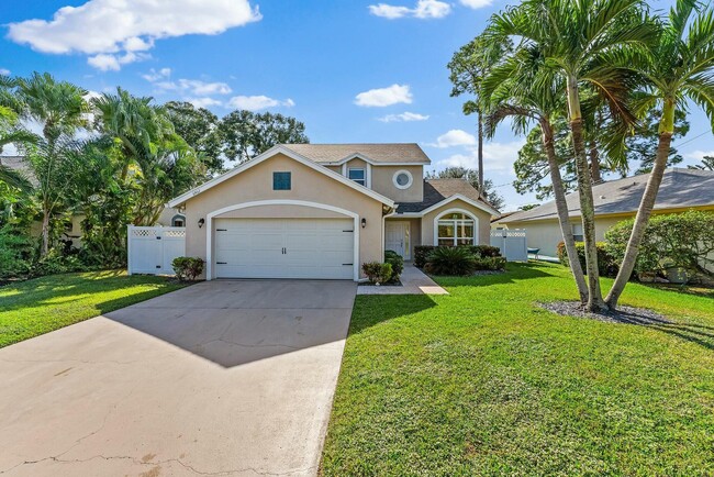 6462 Leslie St in Jupiter, FL - Foto de edificio - Building Photo