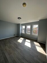 2933 W Diamond St in Philadelphia, PA - Building Photo - Building Photo