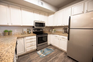 Hills at Renaissance in Woods Cross, UT - Building Photo - Building Photo