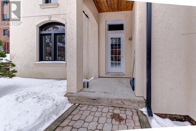167 Collier St in Barrie, ON - Building Photo - Building Photo
