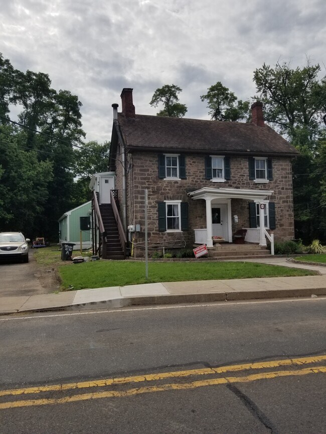 45 E Afton Ave Apartments and Nearby Yardley Apartments For Rent