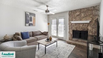 1408 Teasley Ln in Denton, TX - Building Photo