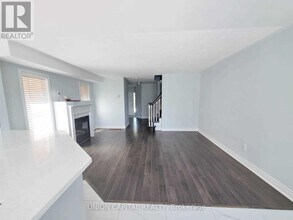5450 Tree Crest Ct in Mississauga, ON - Building Photo - Building Photo