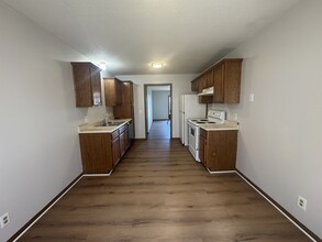 1302 Hollyhock Dr in Cameron, MO - Building Photo - Building Photo