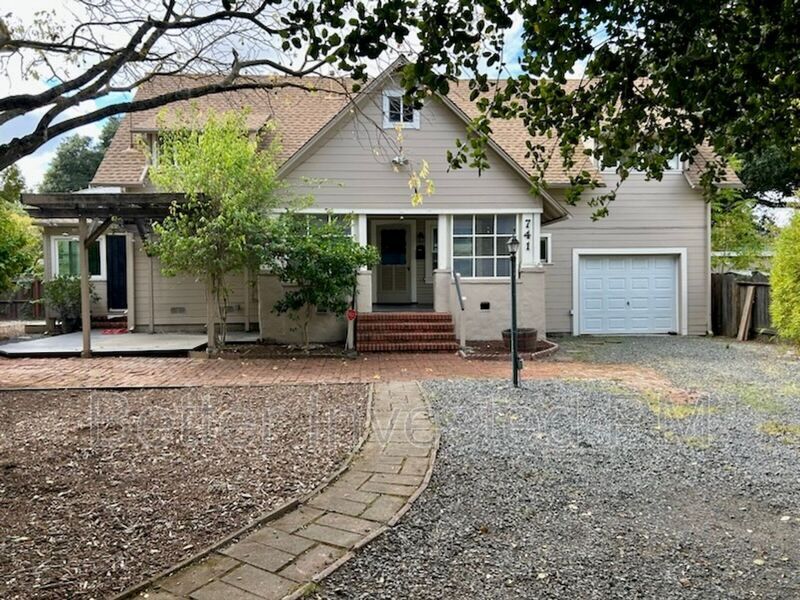 741 North St in Santa Rosa, CA - Foto de edificio