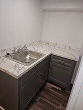 228 Cedar St in Lebanon, TN - Foto de edificio - Building Photo