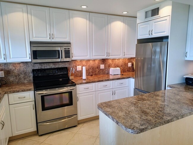 1201 Bayshore Dr in Fort Pierce, FL - Building Photo - Building Photo