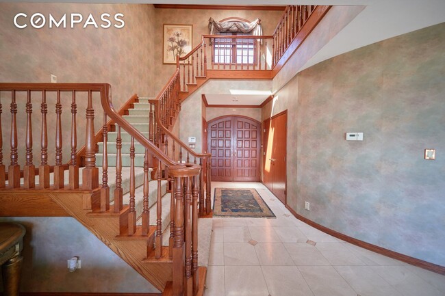 3411 Country Club Rd in Bronx, NY - Building Photo - Building Photo