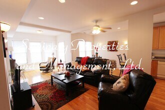 3414-18 N Bosworth in Chicago, IL - Building Photo - Interior Photo
