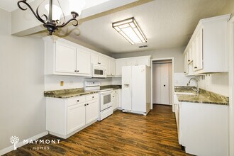 34498 Cedarfield Dr in Ridge Manor, FL - Foto de edificio - Building Photo