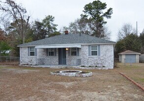 2111 Cadden Rd in Augusta, GA - Building Photo