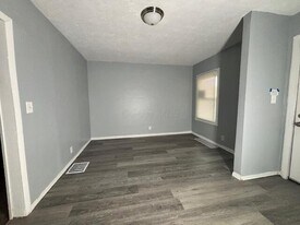 2607 McGuffey Rd in Columbus, OH - Building Photo