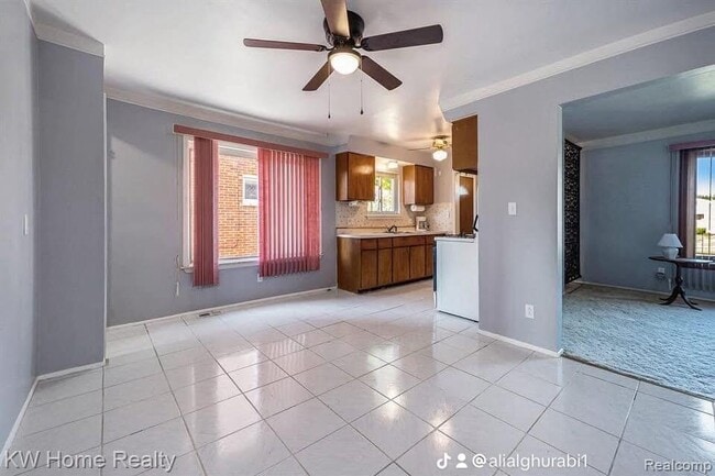 8160 Woodbine St in Dearborn Heights, MI - Building Photo - Building Photo